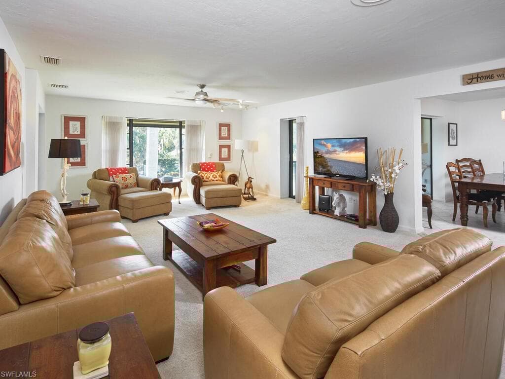 415 10th Ave S 7, Naples, FL 34102-7