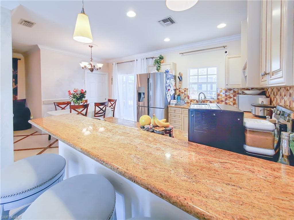834 105th Ave N, Naples, FL 34108-10