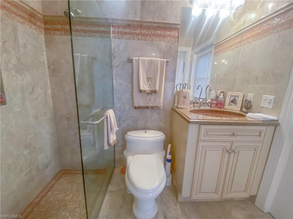 834 105th Ave N, Naples, FL 34108-15
