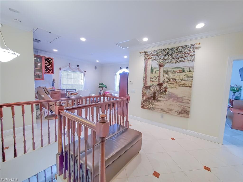 834 105th Ave N, Naples, FL 34108-16
