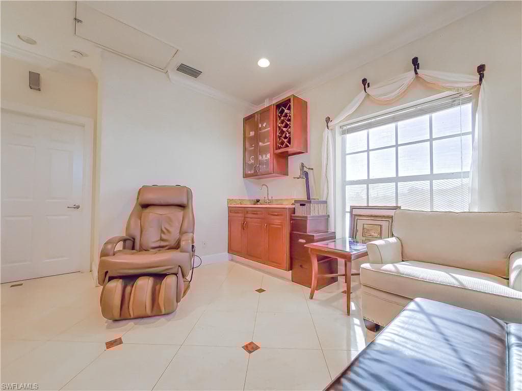 834 105th Ave N, Naples, FL 34108-19