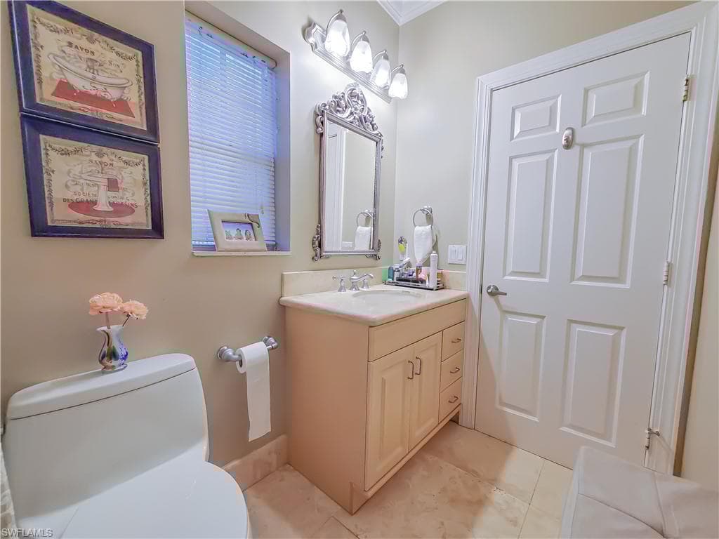 834 105th Ave N, Naples, FL 34108-27