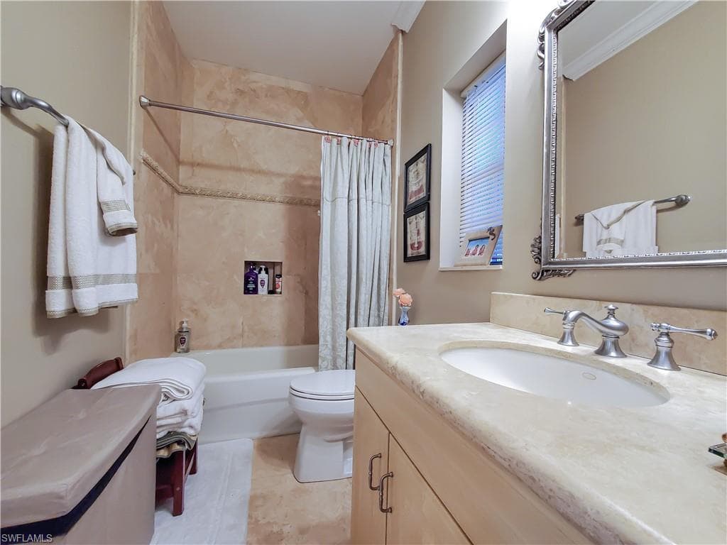 834 105th Ave N, Naples, FL 34108-28