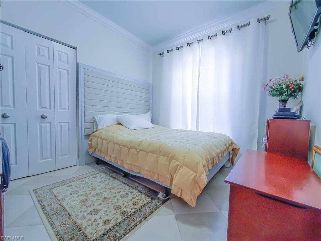 834 105th Ave N, Naples, FL 34108-29