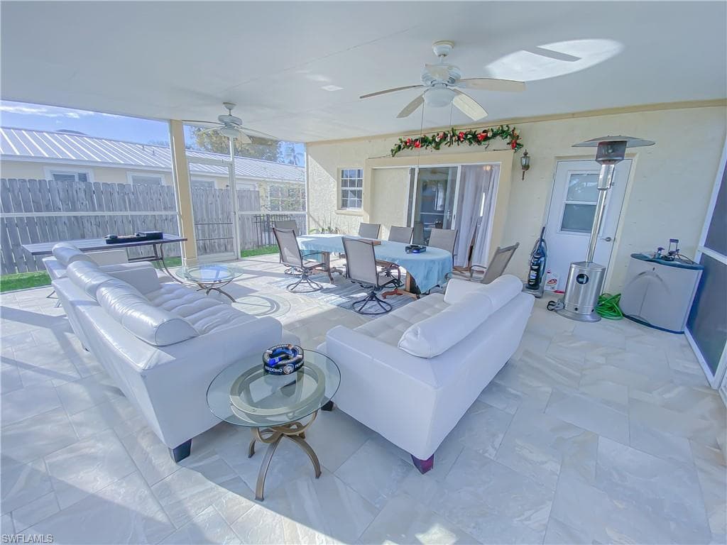 834 105th Ave N, Naples, FL 34108-30