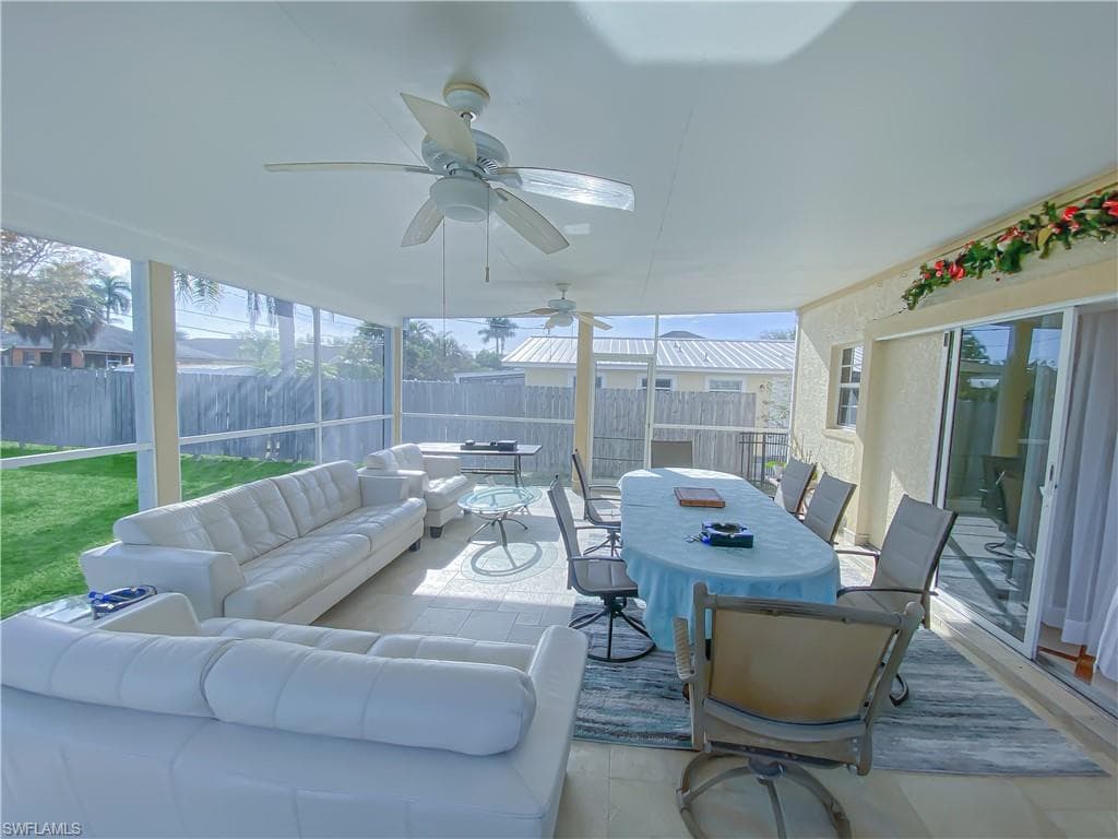 834 105th Ave N, Naples, FL 34108-31