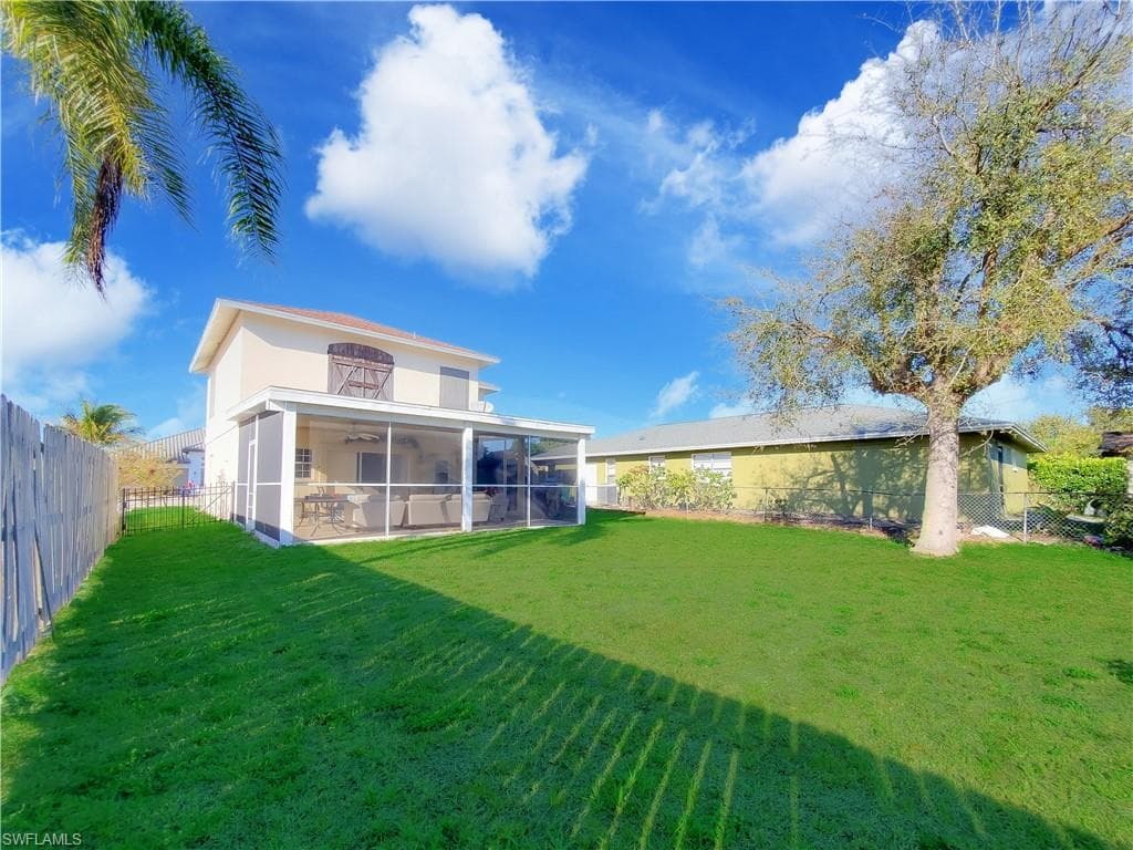 834 105th Ave N, Naples, FL 34108-32