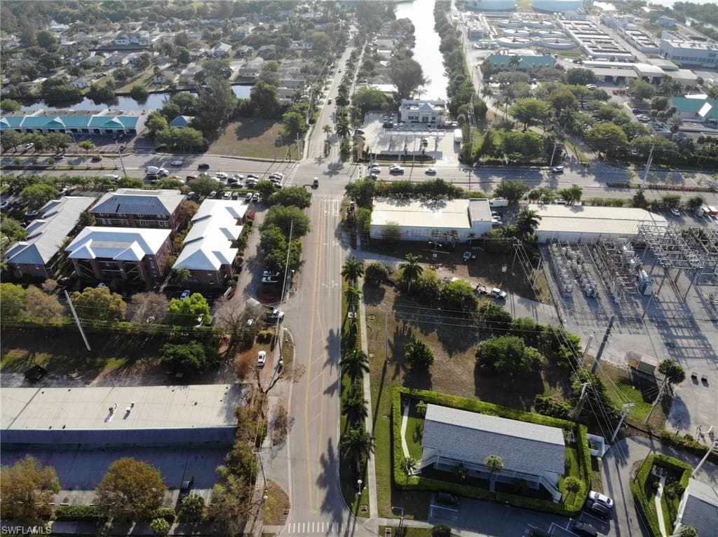 1202 5th Ave N, Naples, FL 34102-4