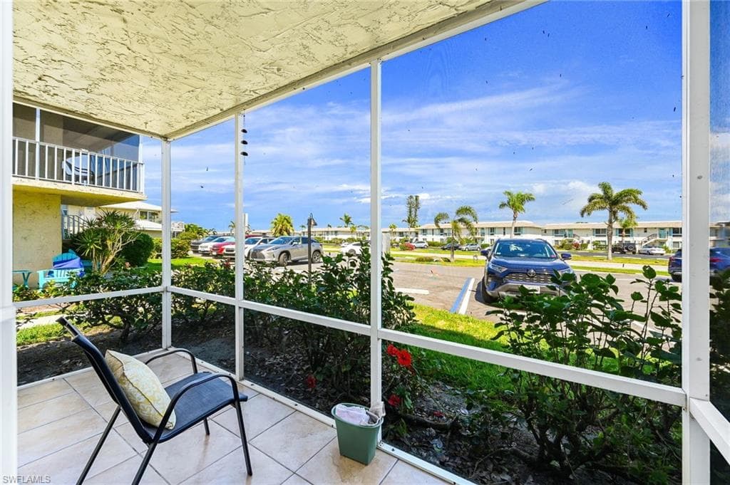 200 Palm Dr 43-7, Naples, FL 34112-15
