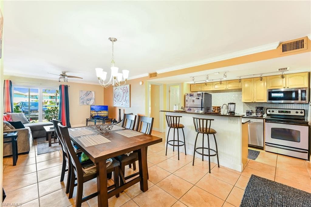 200 Palm Dr 43-7, Naples, FL 34112-4