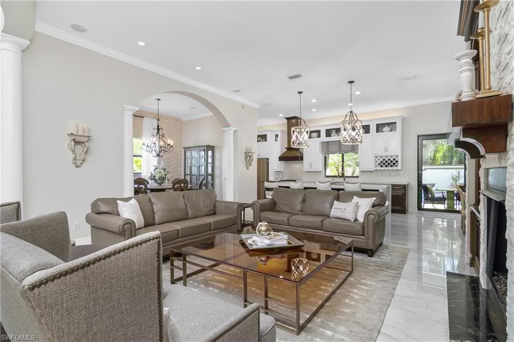 790 Broad Ct N, Naples, FL 34102-9