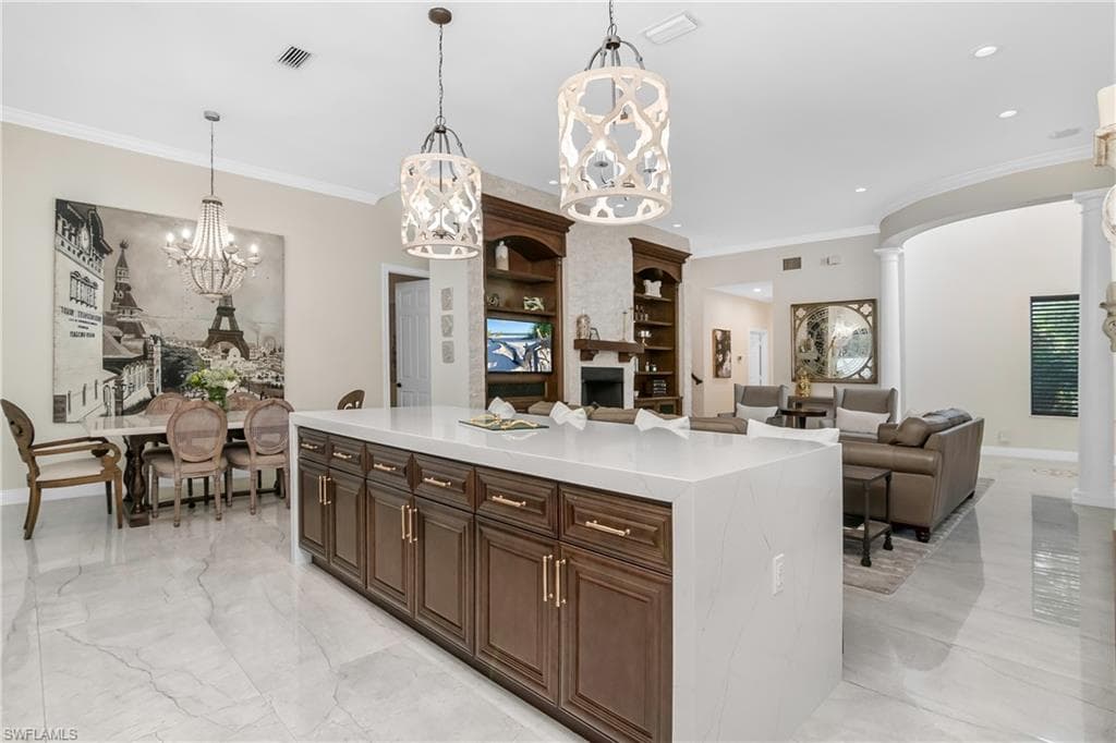 790 Broad Ct N, Naples, FL 34102-17