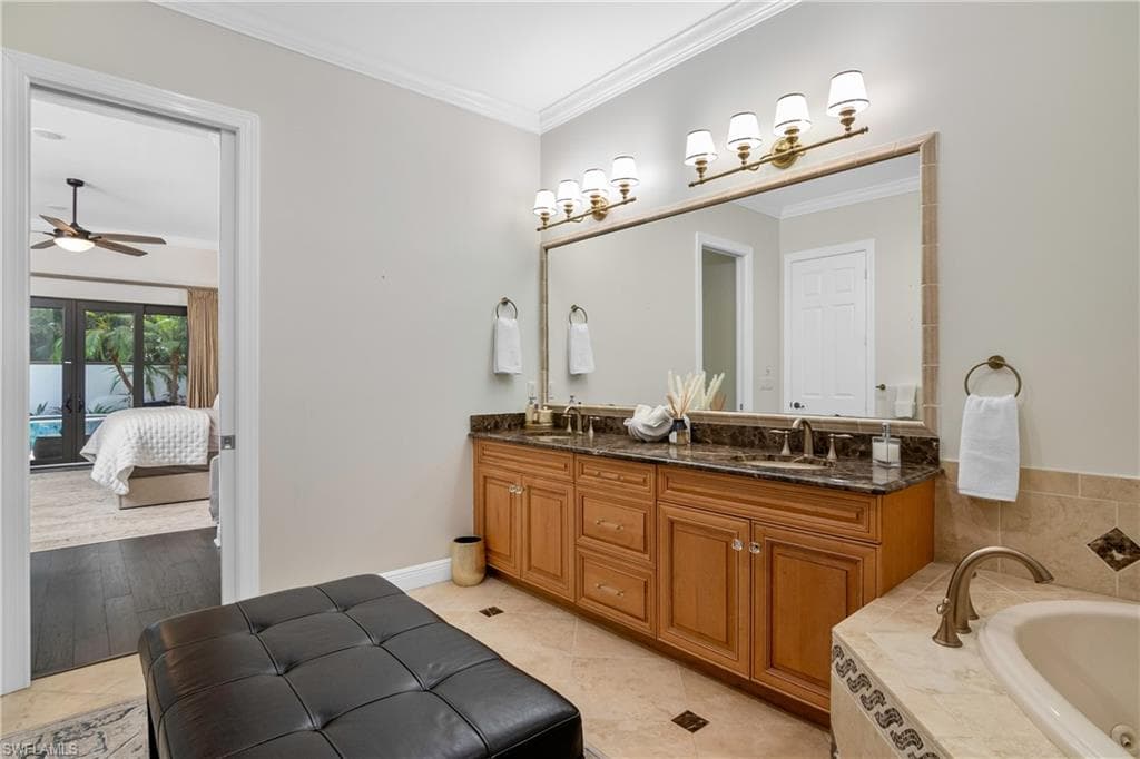 790 Broad Ct N, Naples, FL 34102-27