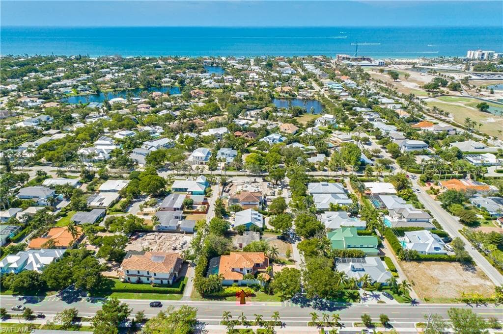 790 Broad Ct N, Naples, FL 34102-43