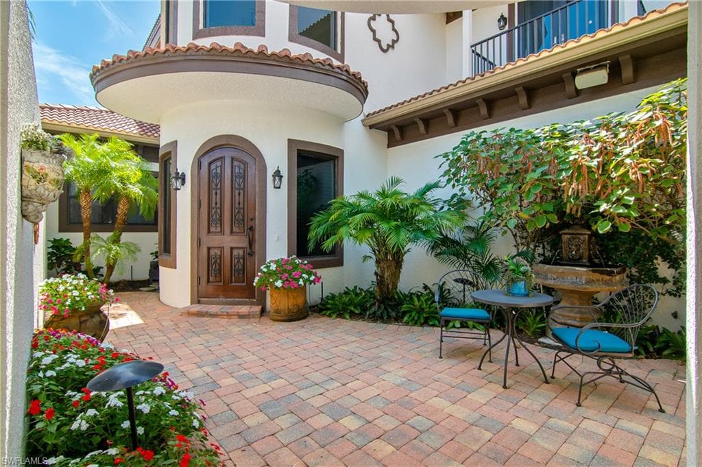 790 Broad Ct N, Naples, FL 34102-45