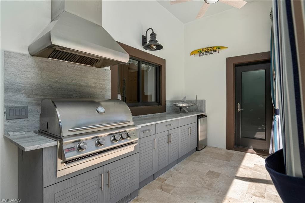 790 Broad Ct N, Naples, FL 34102-5
