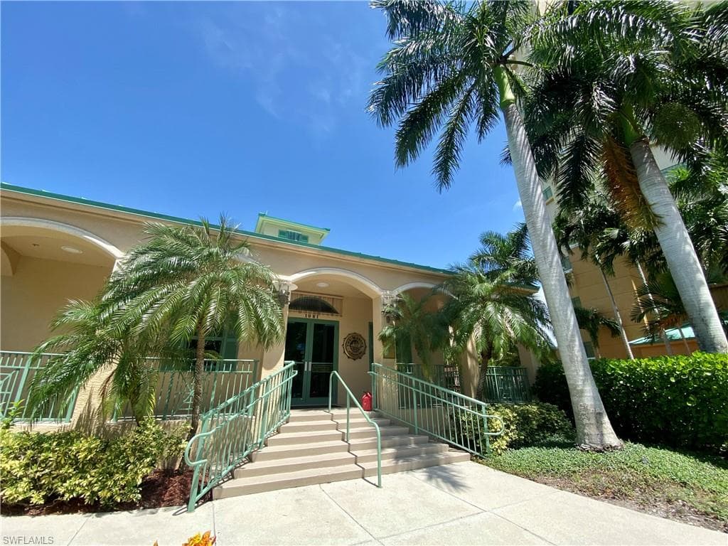1081 Bald Eagle Dr, Marco Island, FL 34145-14