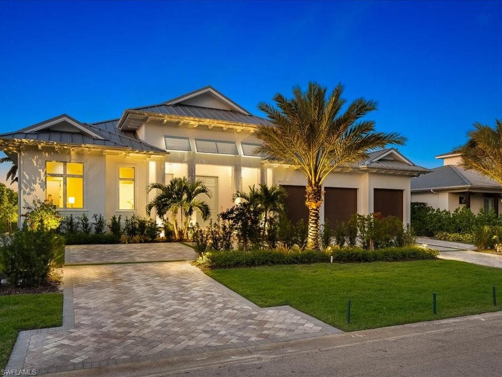 619 Binnacle Dr, Naples, FL 34103-1