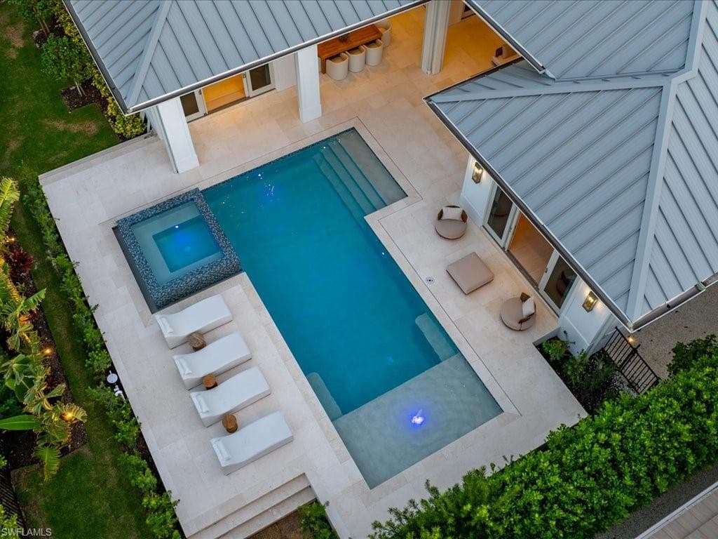 619 Binnacle Dr, Naples, FL 34103-50