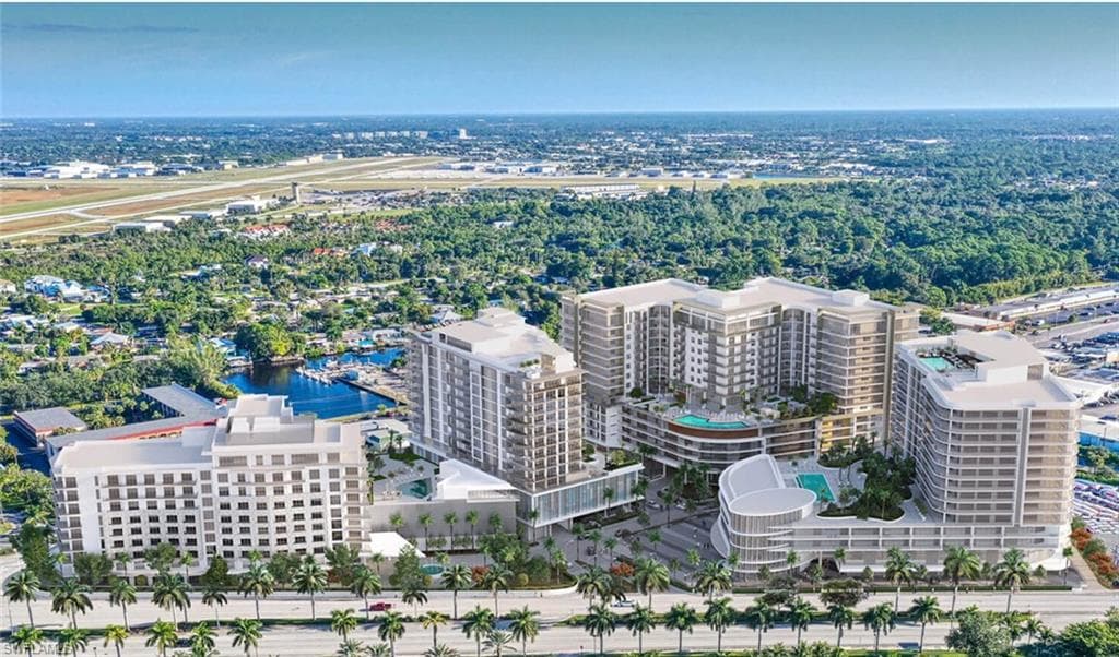 1925 Metropolitan Blvd 706, Naples, FL 34104-4