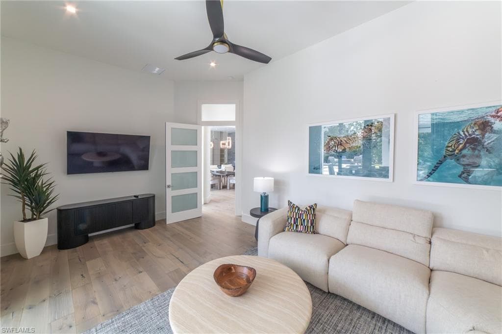 18 Caribbean Rd, Naples, FL 34108-25