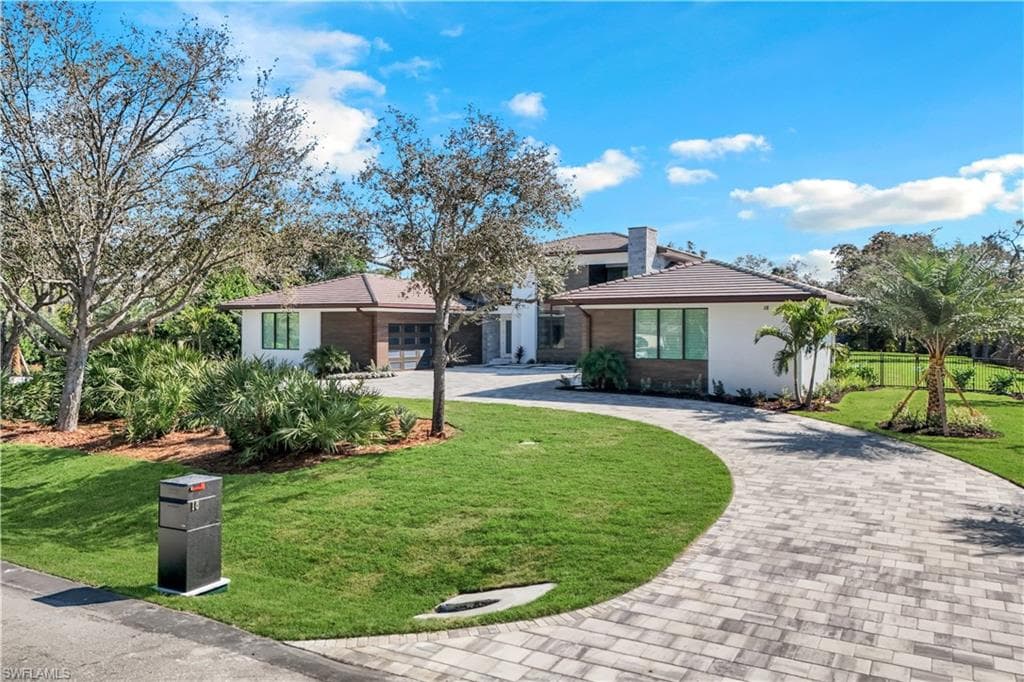 18 Caribbean Rd, Naples, FL 34108-40