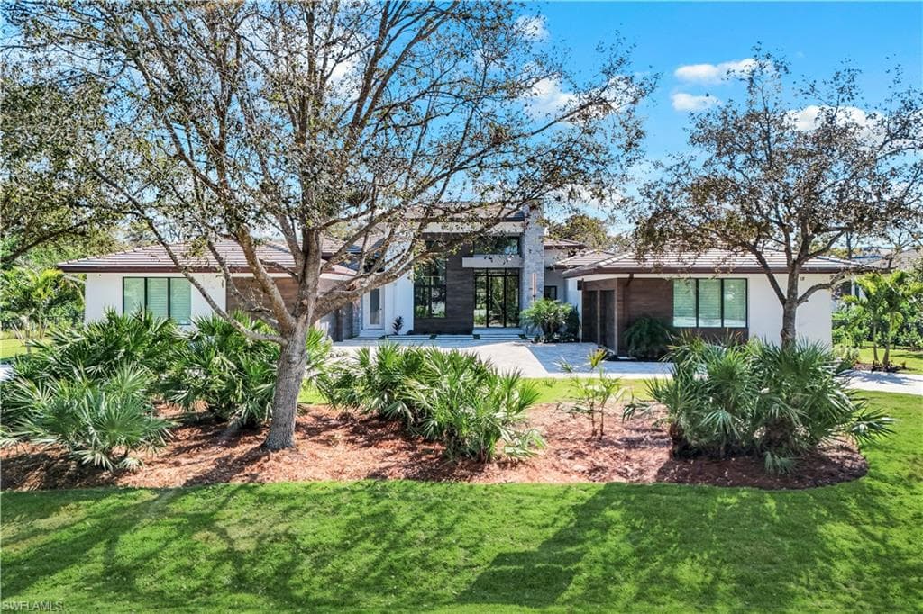 18 Caribbean Rd, Naples, FL 34108-41