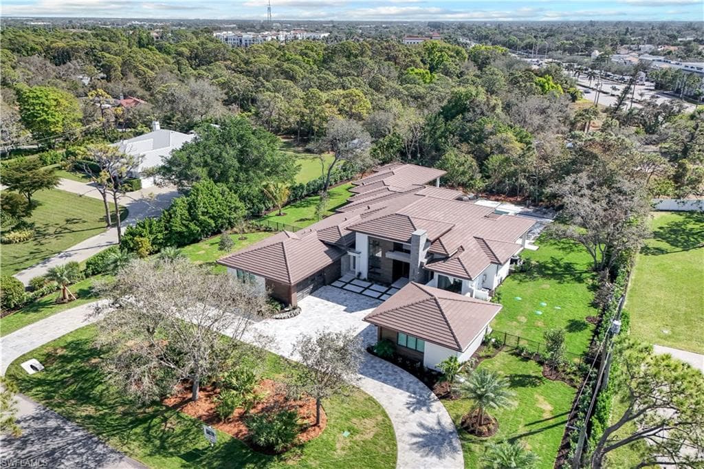 18 Caribbean Rd, Naples, FL 34108-42
