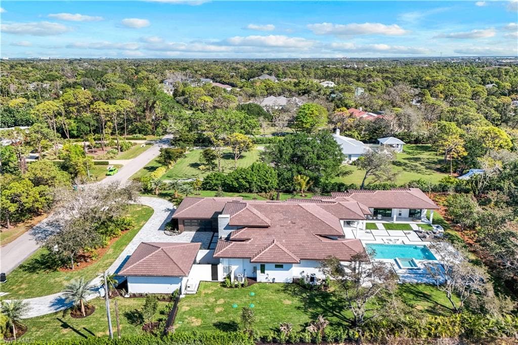 18 Caribbean Rd, Naples, FL 34108-43