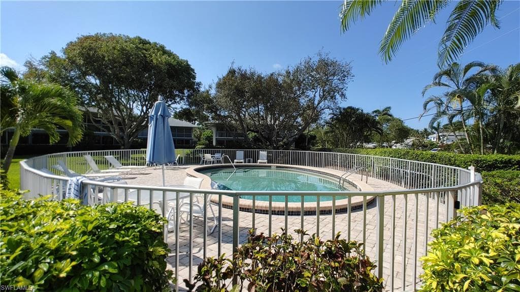 3300 Binnacle Dr 206, Naples, FL 34103-11