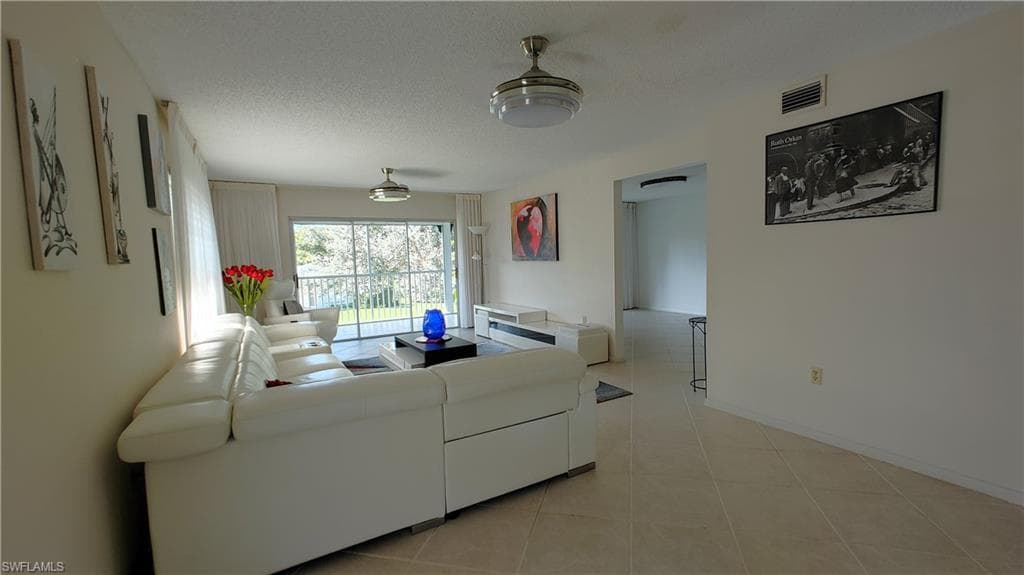 3300 Binnacle Dr 206, Naples, FL 34103-5