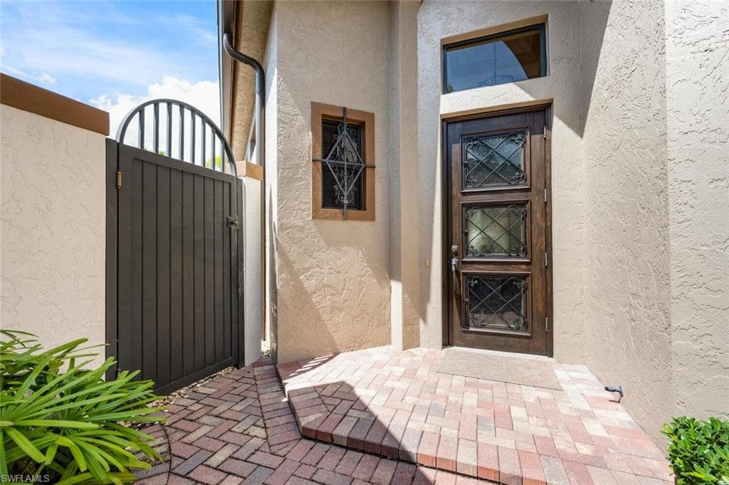 7996 Cordoba Pl, Naples, FL 34113-6