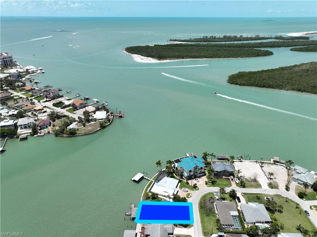 150 Tahiti Cir, Naples, FL 34113-4