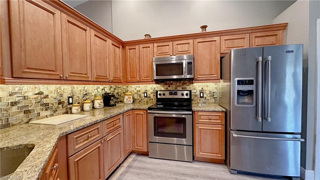 1290 21st St SW, Naples, FL 34117-16
