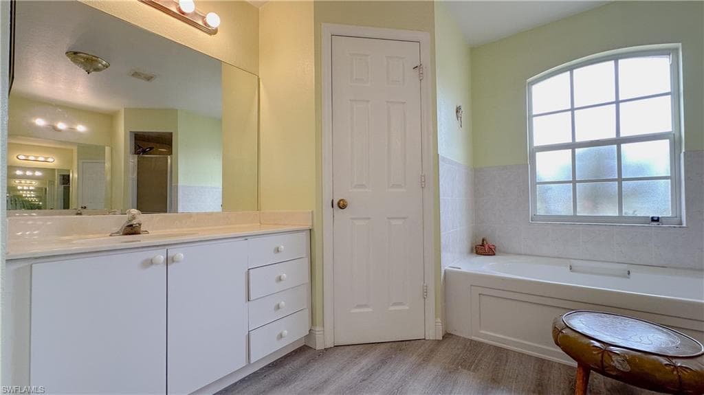 1290 21st St SW, Naples, FL 34117-27