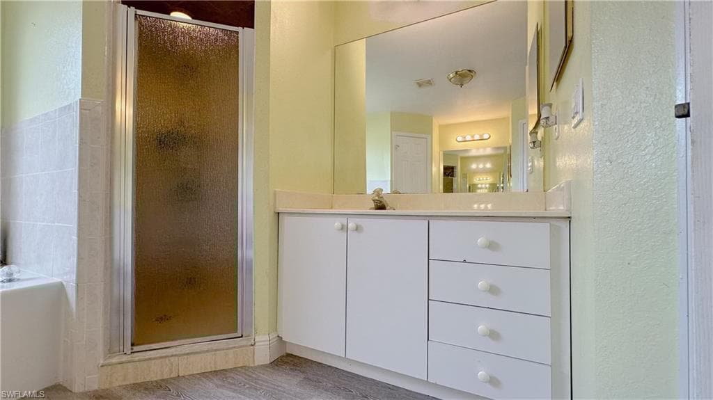 1290 21st St SW, Naples, FL 34117-28