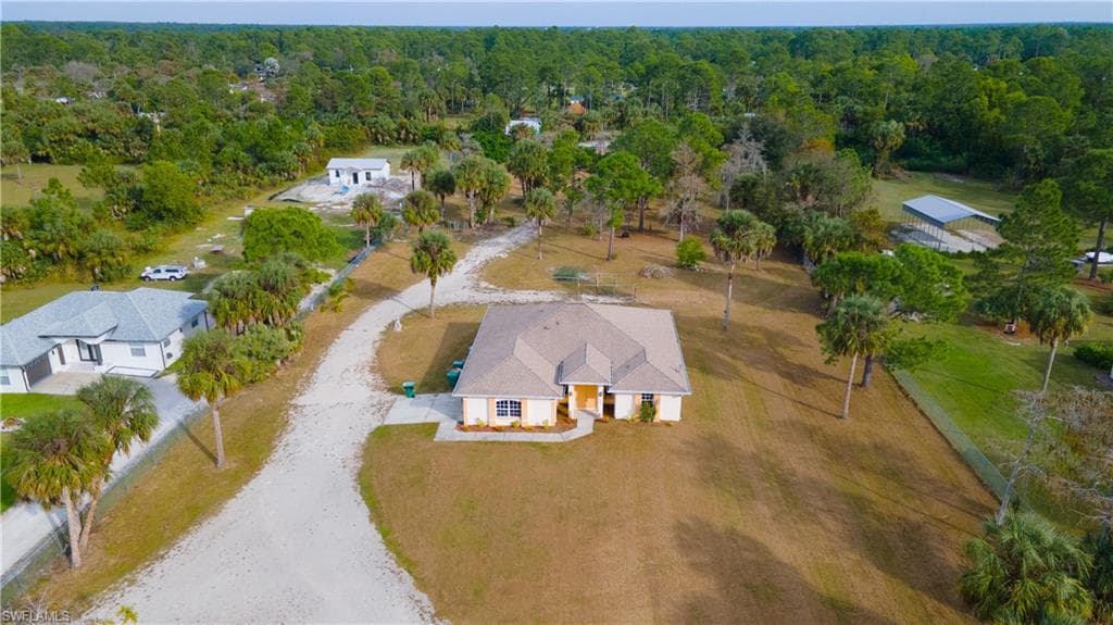 1290 21st St SW, Naples, FL 34117-2