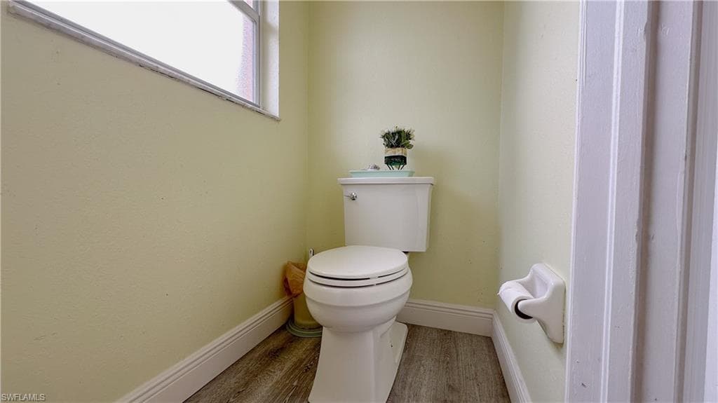 1290 21st St SW, Naples, FL 34117-29