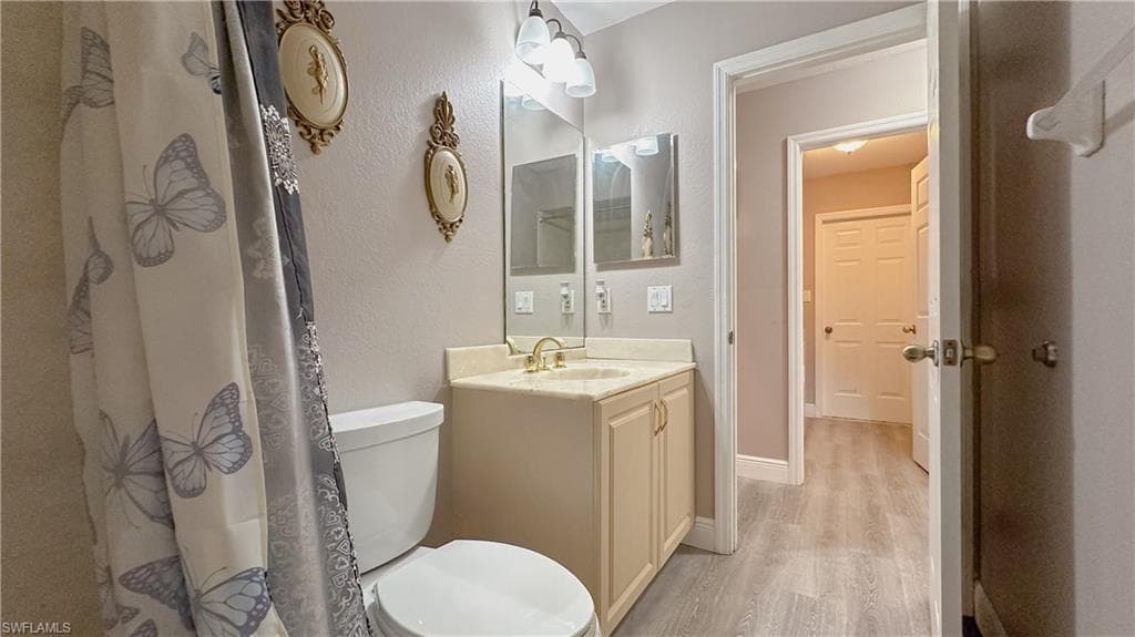 1290 21st St SW, Naples, FL 34117-34