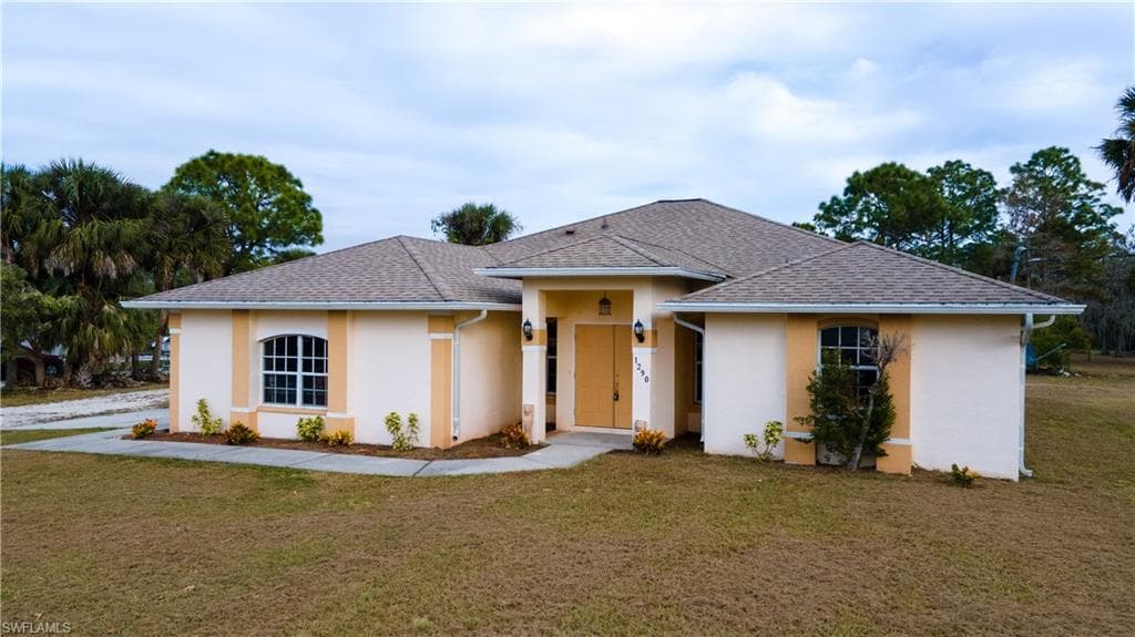 1290 21st St SW, Naples, FL 34117-6