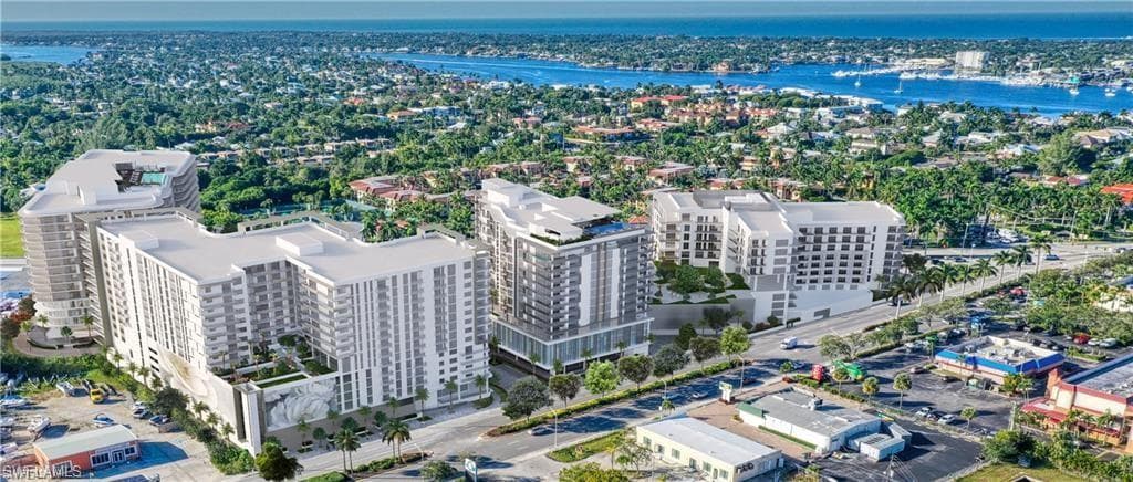 1925 Metropolitan Blvd 704, Naples, FL 34104-5