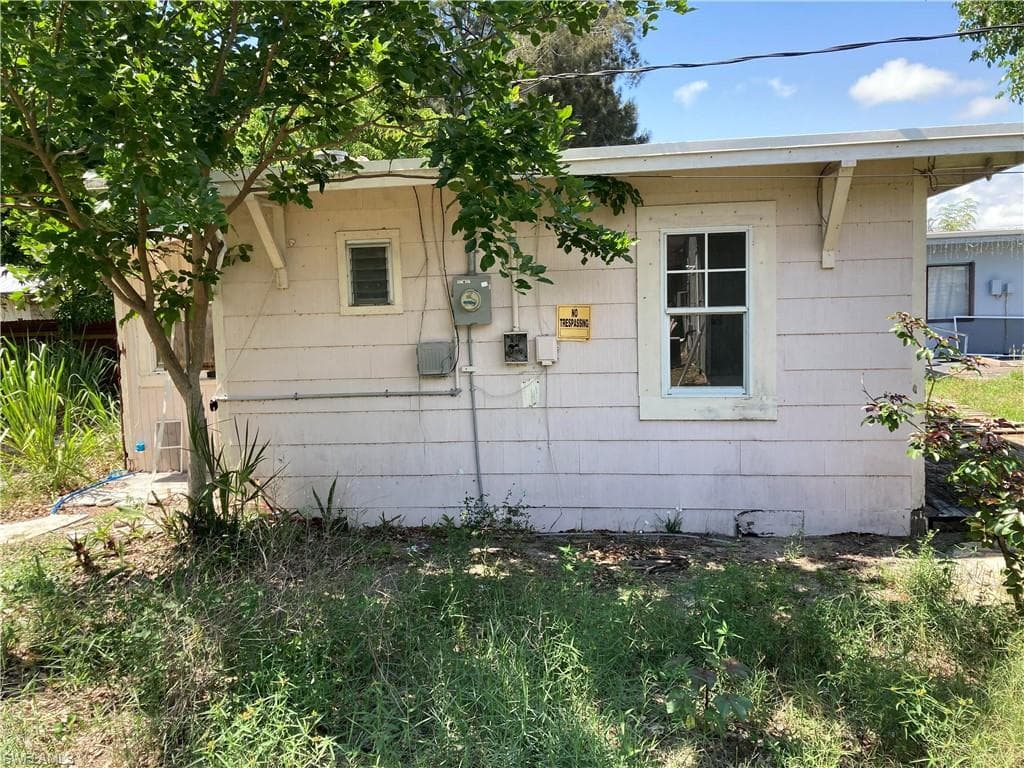 2364 Bayside St, Naples, FL 34112-1