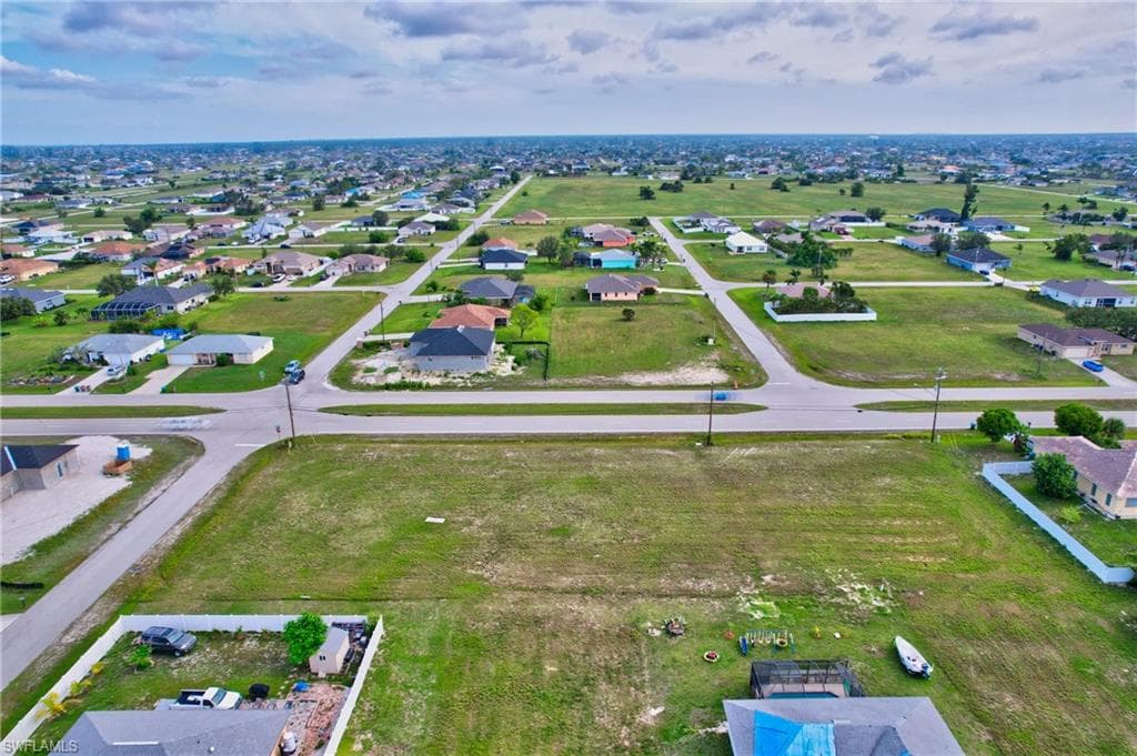 2122 Embers Pkwy, Cape Coral, Fl 33993-22