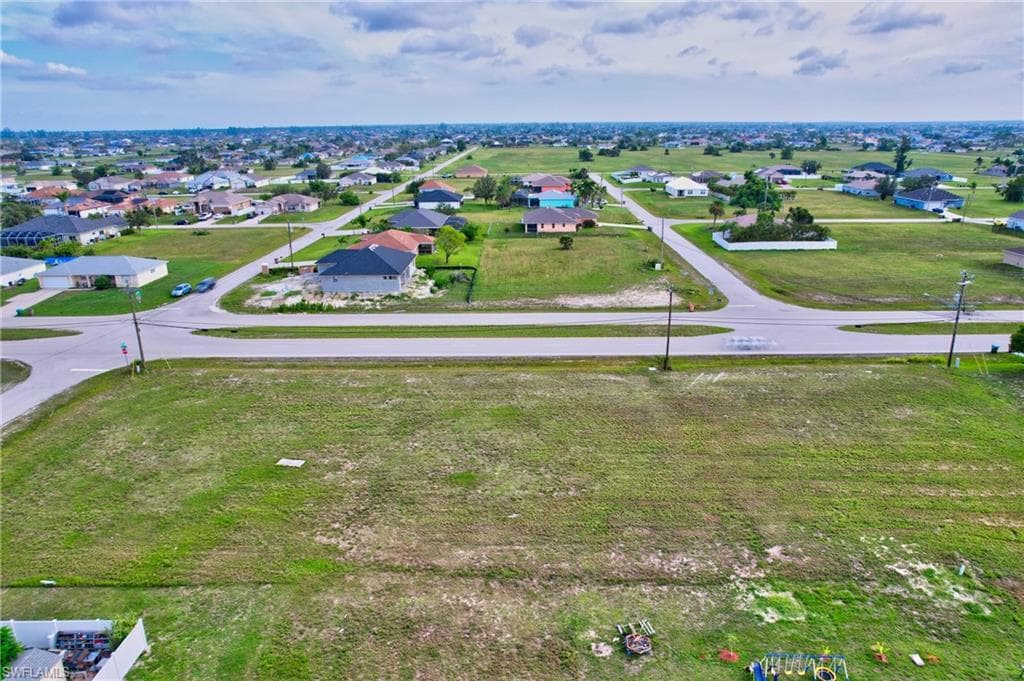 2122 Embers Pkwy, Cape Coral, Fl 33993-23