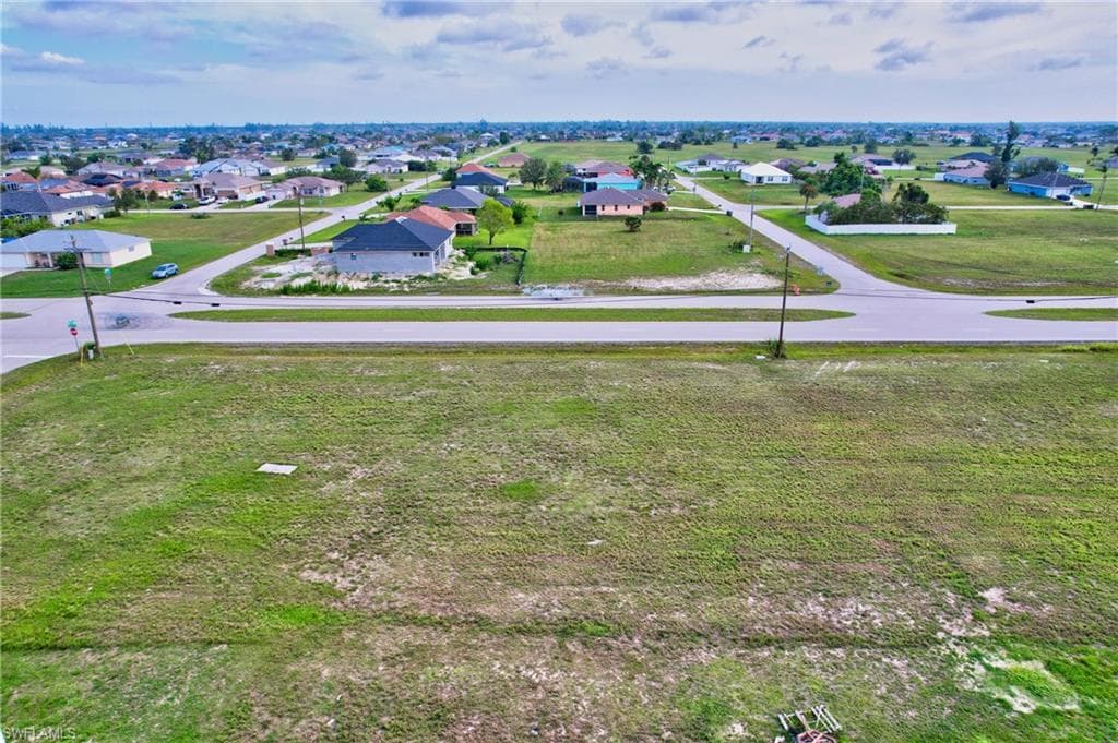 2122 Embers Pkwy, Cape Coral, Fl 33993-24