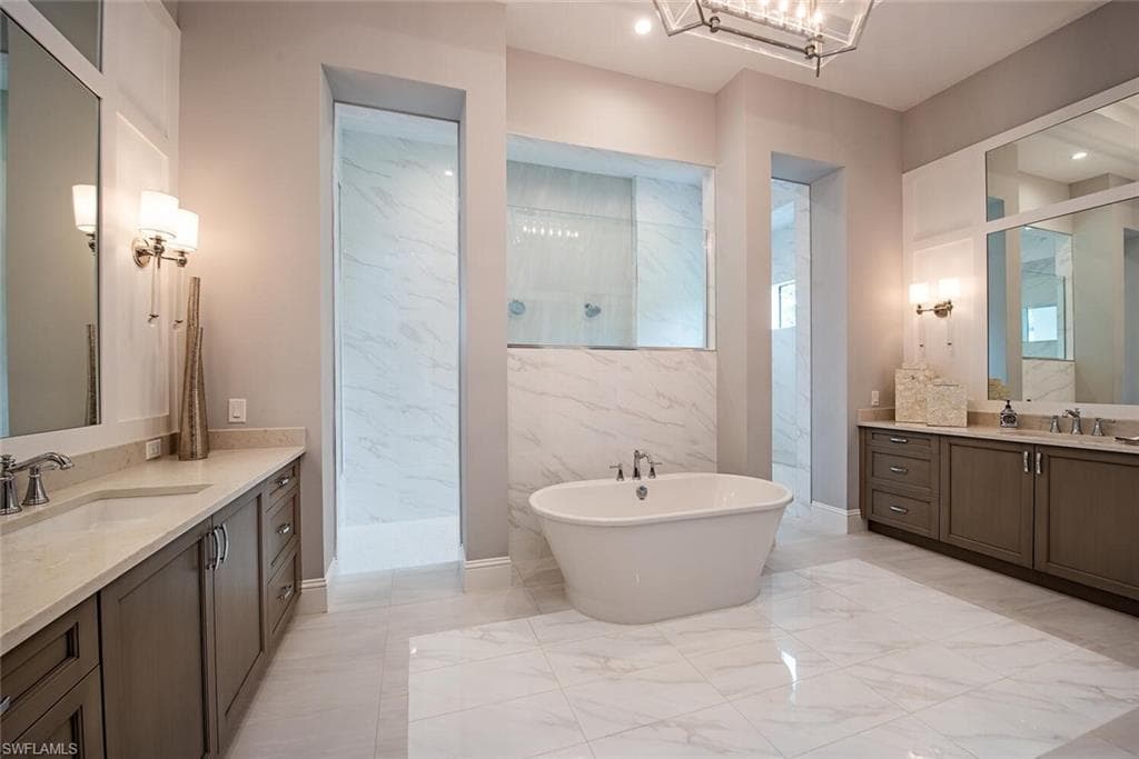 179 Mahogany Dr, Naples, FL 34108-19