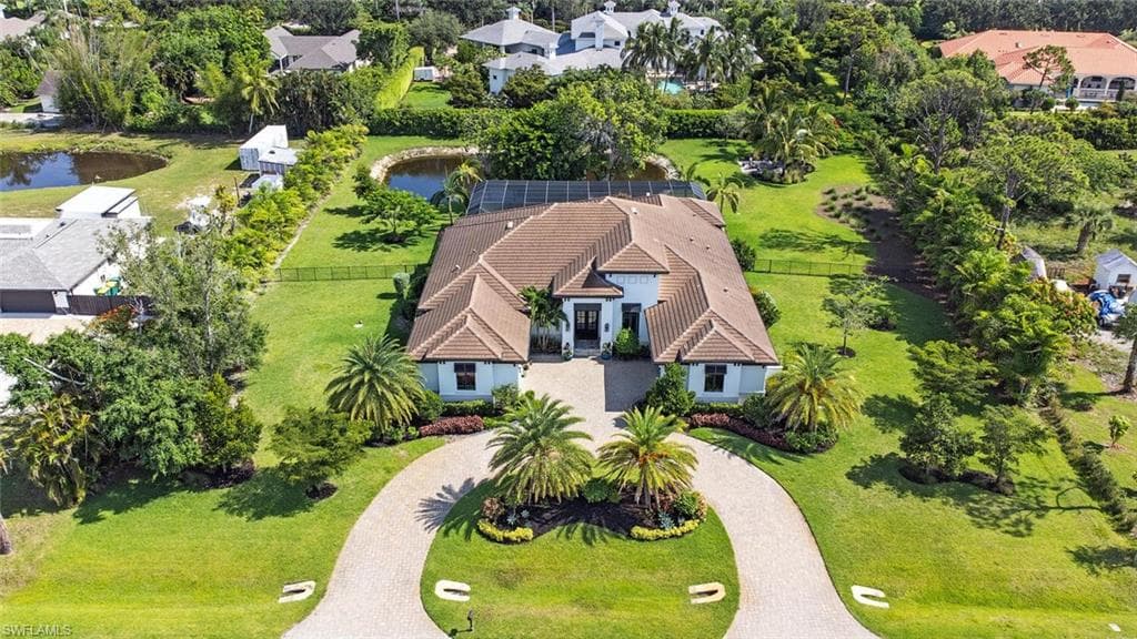 179 Mahogany Dr, Naples, FL 34108-3