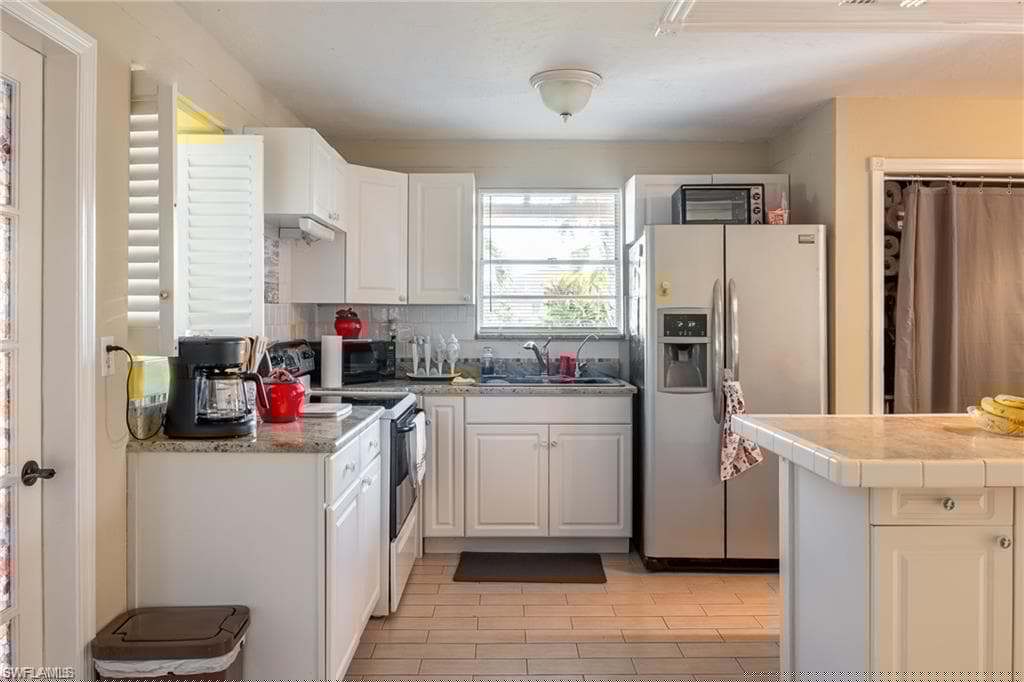 2596 Santa Barbara Blvd, Naples, FL 34116-12