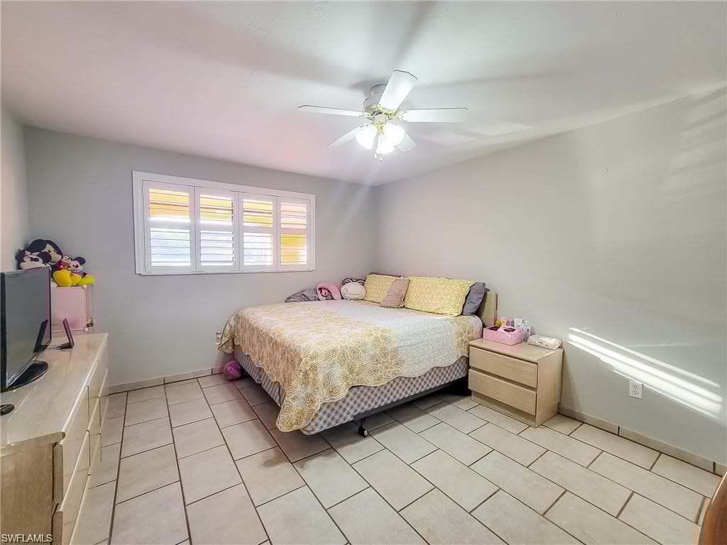2596 Santa Barbara Blvd, Naples, FL 34116-15