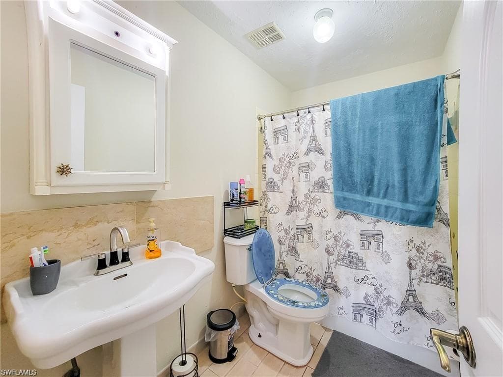 2596 Santa Barbara Blvd, Naples, FL 34116-20